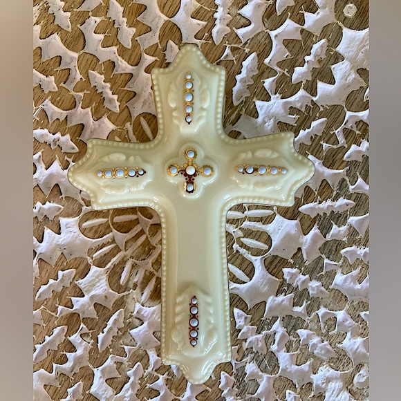 Lenox Vintage 1999 Collectible Porcelain China Heavenly Cross Trinket Box - Picture 2 of 8